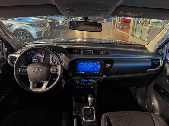 TOYOTA HILUX 2.8 D-4D TURBO DIESEL CD SR 4X4 AUTOMÁTICO